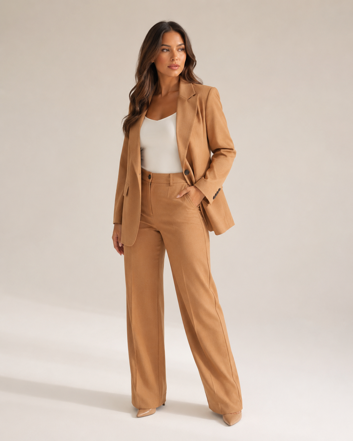 Damski garnitur z marynarką i szerokimi spodniami - Khaki / XL
