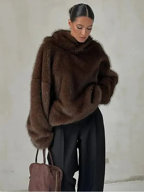 Poncho de piel sintética para mujer con capucha y corte oversize - Marrón / L